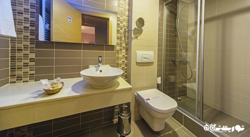 حمام و سرویس بهداشتی اتاق ها